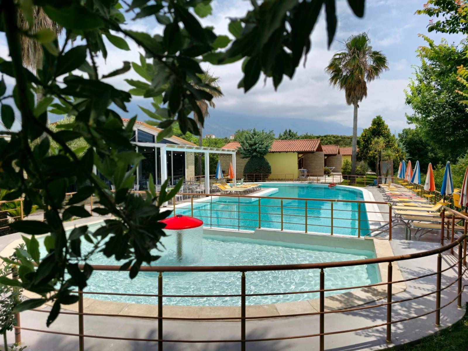 Resort Te Zagolli Orikum Exterior foto