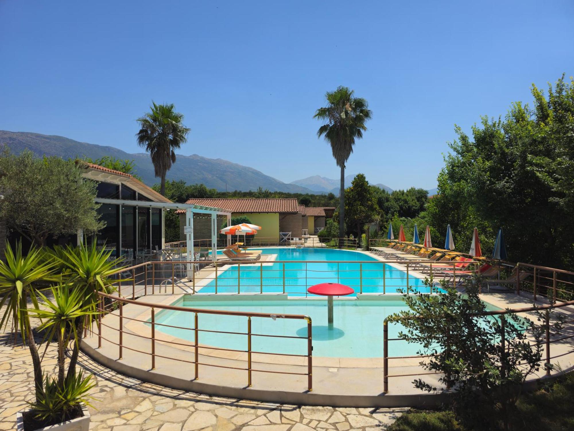 Resort Te Zagolli Orikum Exterior foto